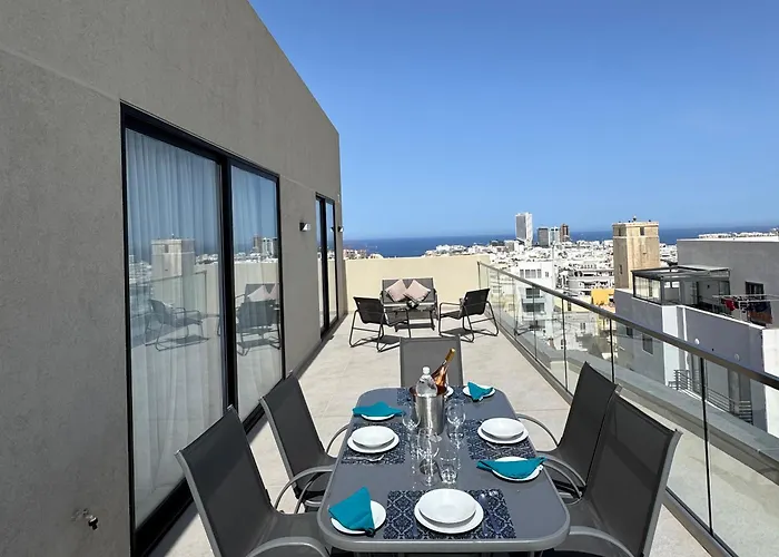 Bright And Spacious 2 Bedroom Penthouse