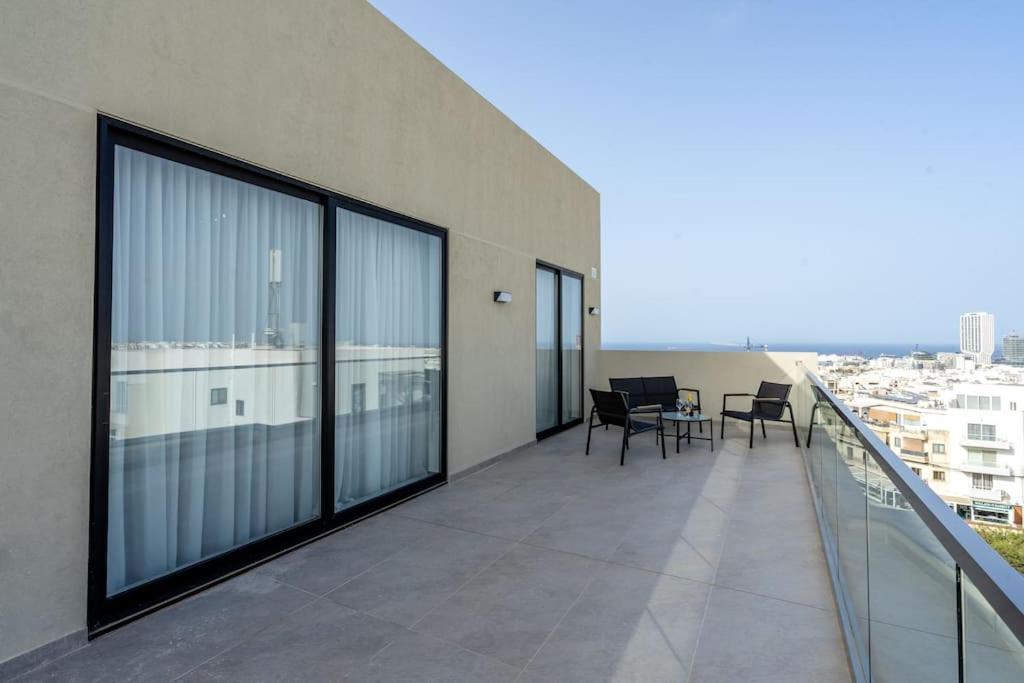 Bright And Spacious 2 Bedroom Penthouse Is-Swieqi